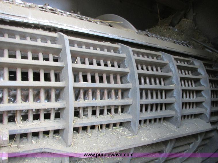 image for item A8639 1995 Gleaner R72 combine