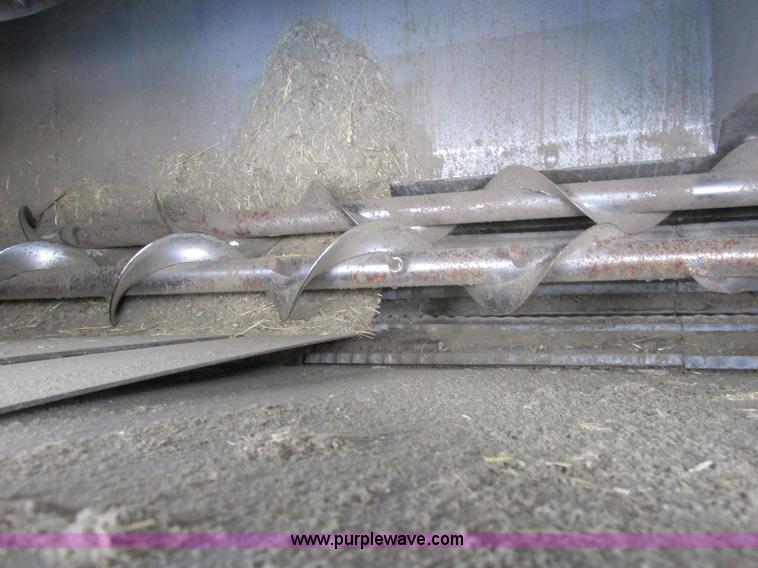 image for item A8639 1995 Gleaner R72 combine