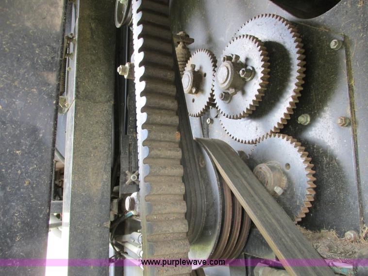 image for item A8639 1995 Gleaner R72 combine