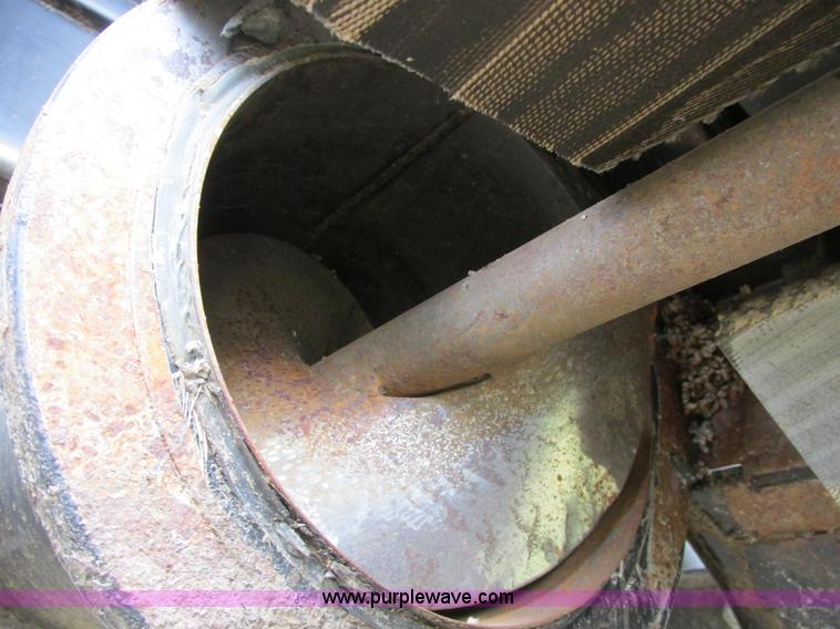 image for item A8639 1995 Gleaner R72 combine