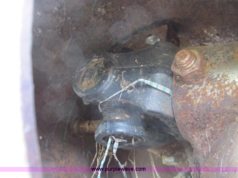 image for item A8639 1995 Gleaner R72 combine