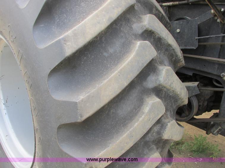 image for item A8639 1995 Gleaner R72 combine