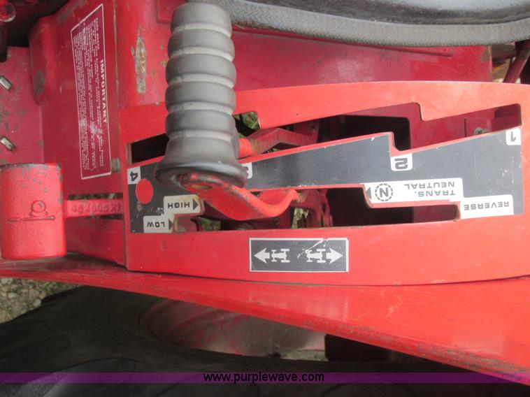 image for item E7321 1971 International 454 tractor