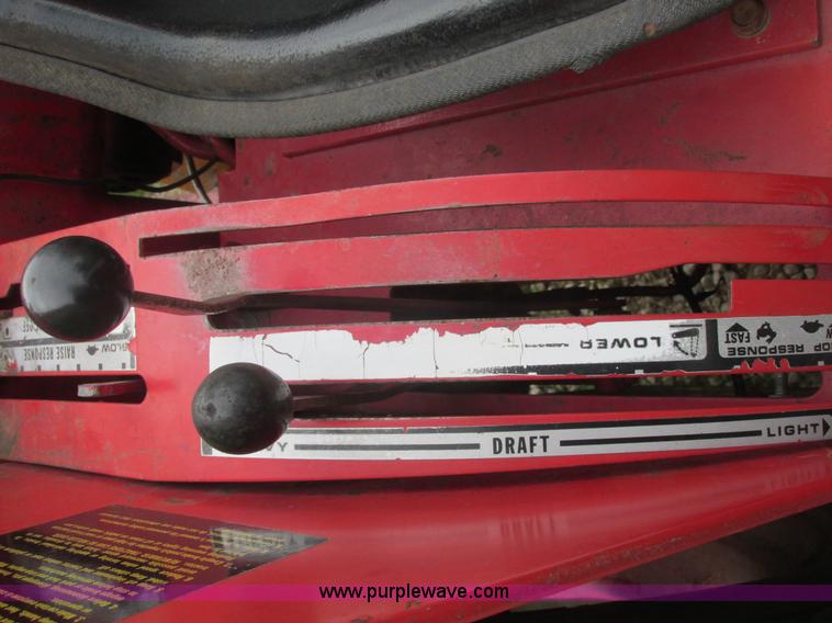 image for item E7321 1971 International 454 tractor