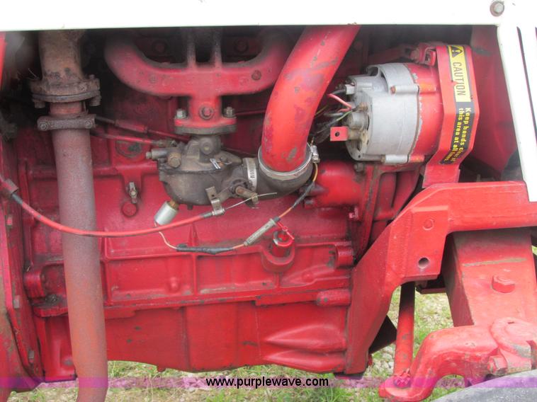 image for item E7321 1971 International 454 tractor