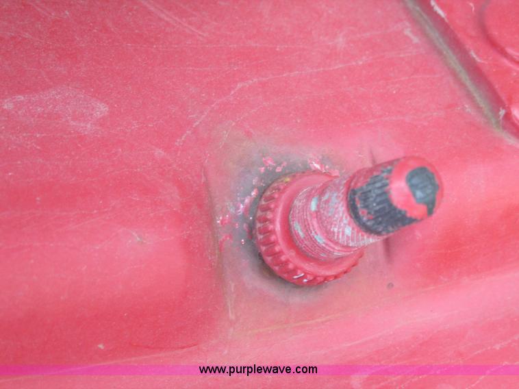 image for item E7321 1971 International 454 tractor