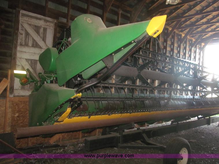 image for item F7062 2000 John Deere 925F flex head