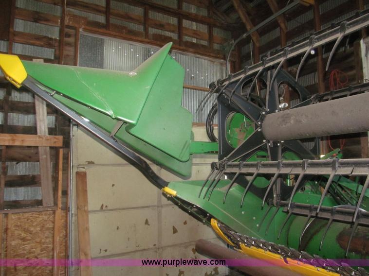 image for item F7062 2000 John Deere 925F flex head