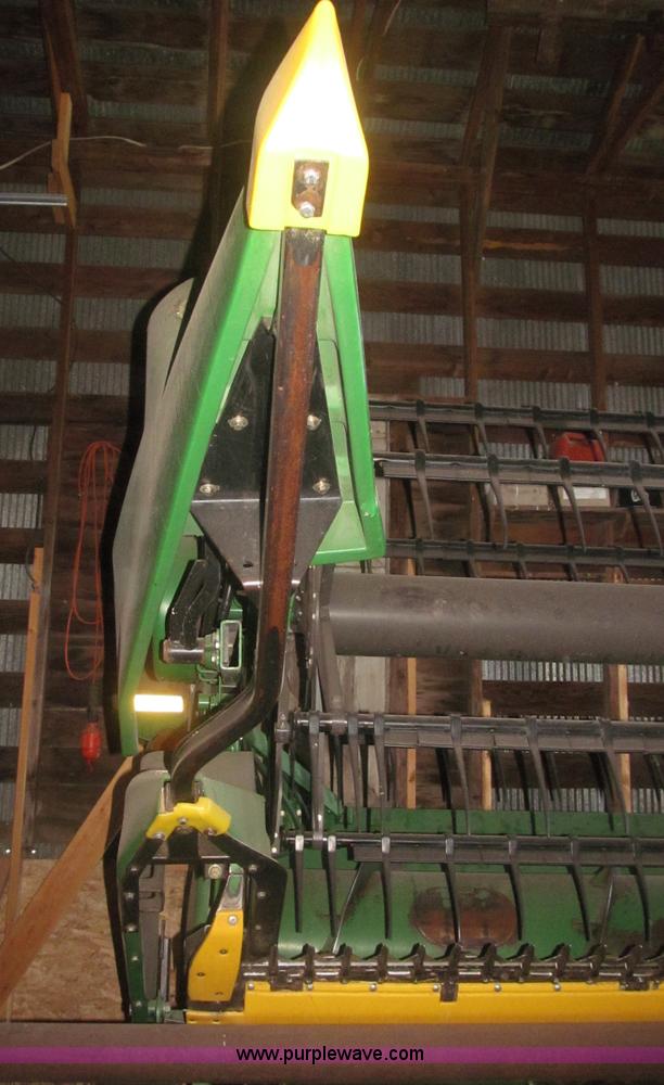 image for item F7062 2000 John Deere 925F flex head