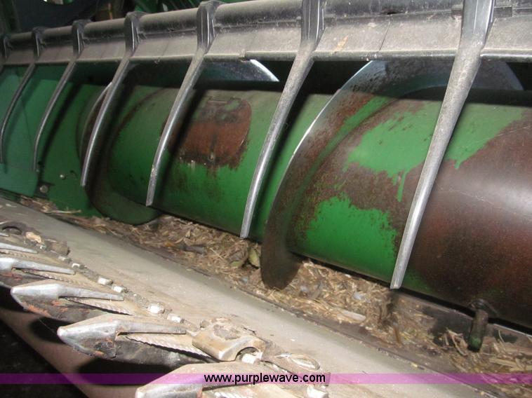 image for item F7062 2000 John Deere 925F flex head