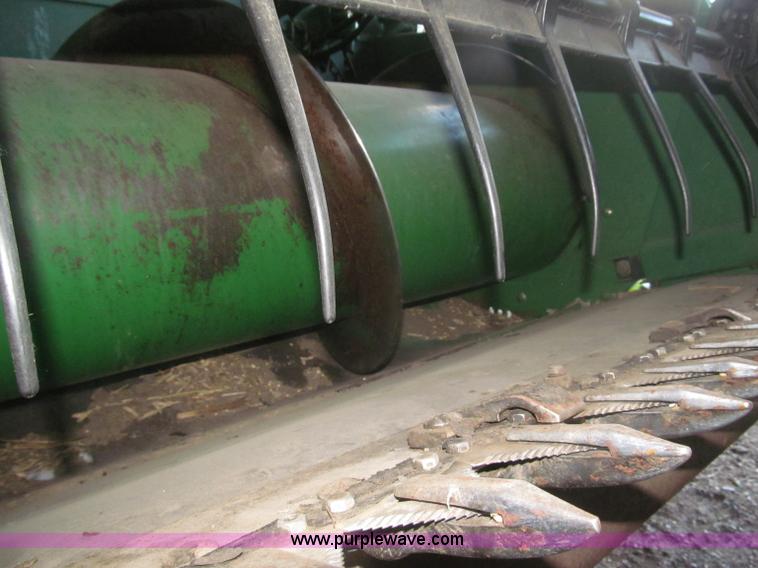 image for item F7062 2000 John Deere 925F flex head