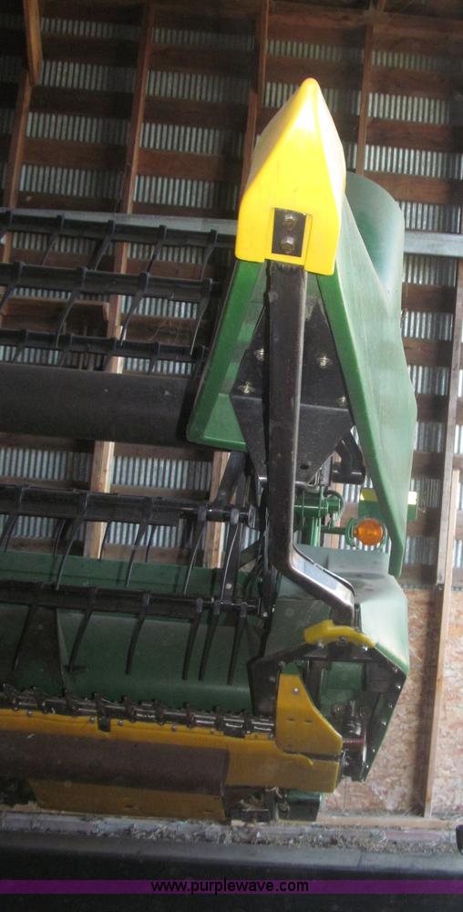 image for item F7062 2000 John Deere 925F flex head