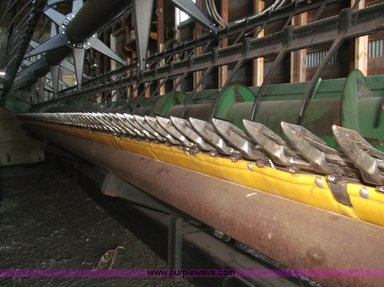 image for item F7062 2000 John Deere 925F flex head