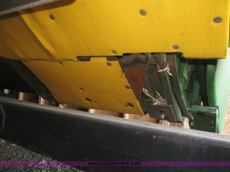 image for item F7062 2000 John Deere 925F flex head