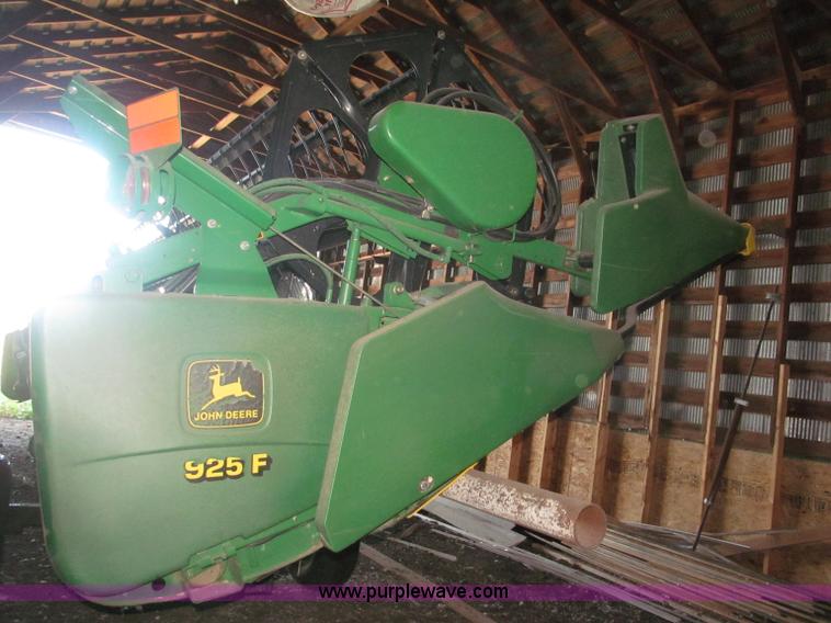 image for item F7062 2000 John Deere 925F flex head