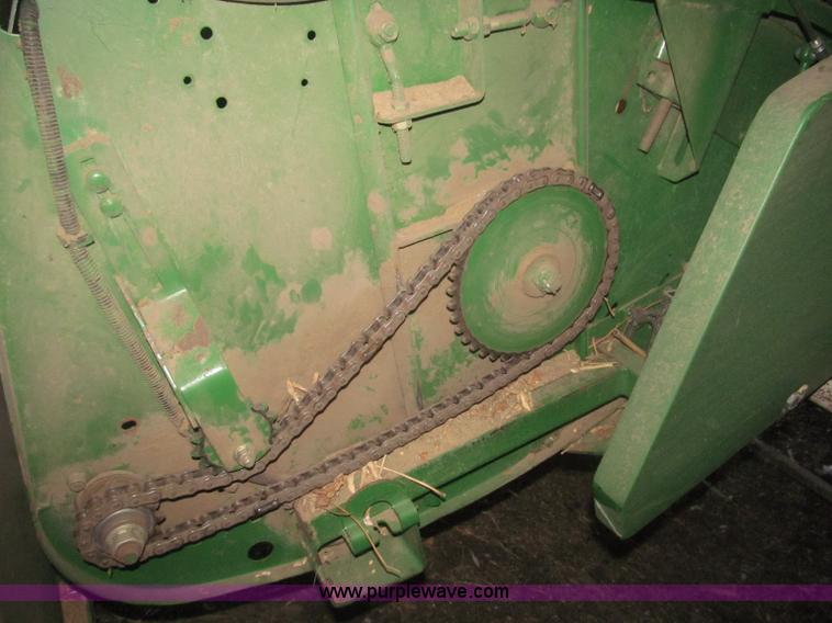 image for item F7062 2000 John Deere 925F flex head