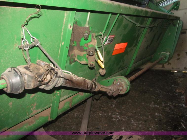 image for item F7062 2000 John Deere 925F flex head