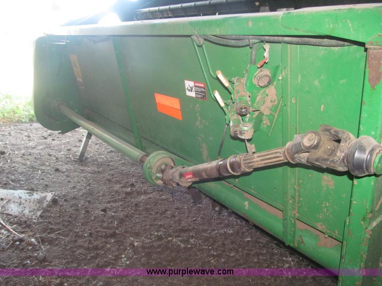 image for item F7062 2000 John Deere 925F flex head