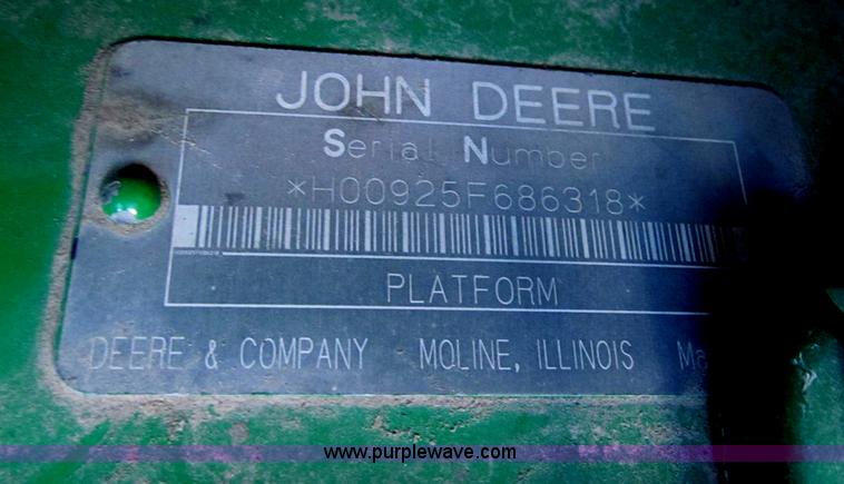 image for item F7062 2000 John Deere 925F flex head
