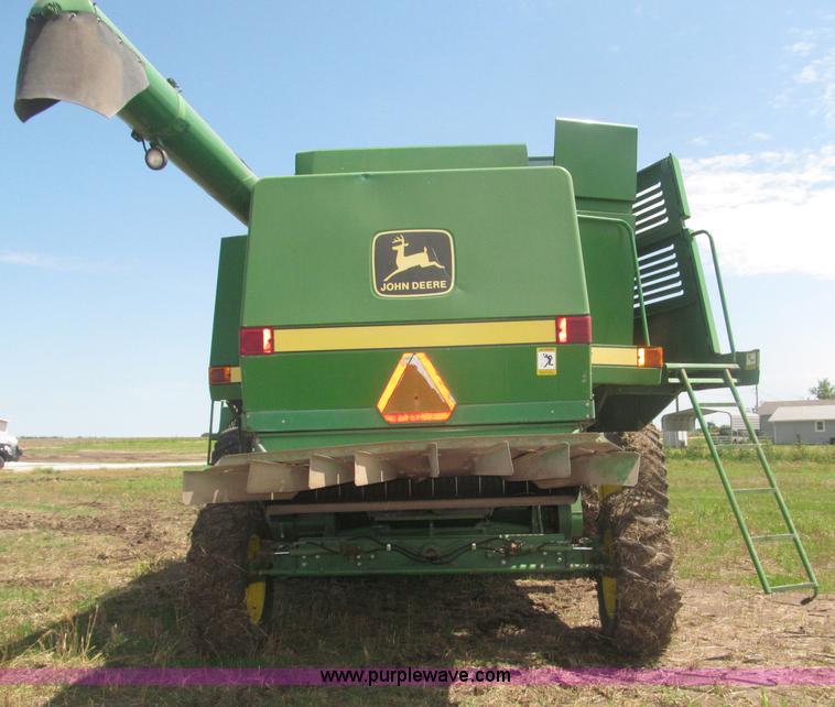 image for item F7065 1989 John Deere 9600 combine