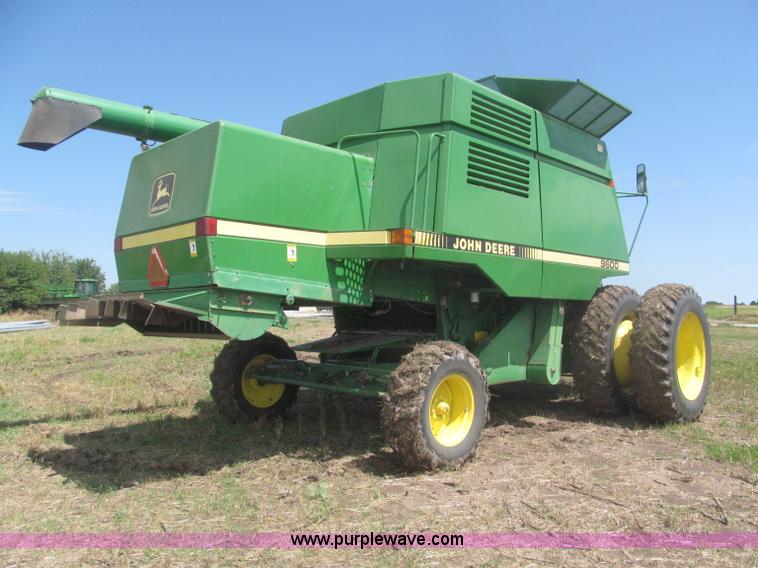 image for item F7065 1989 John Deere 9600 combine