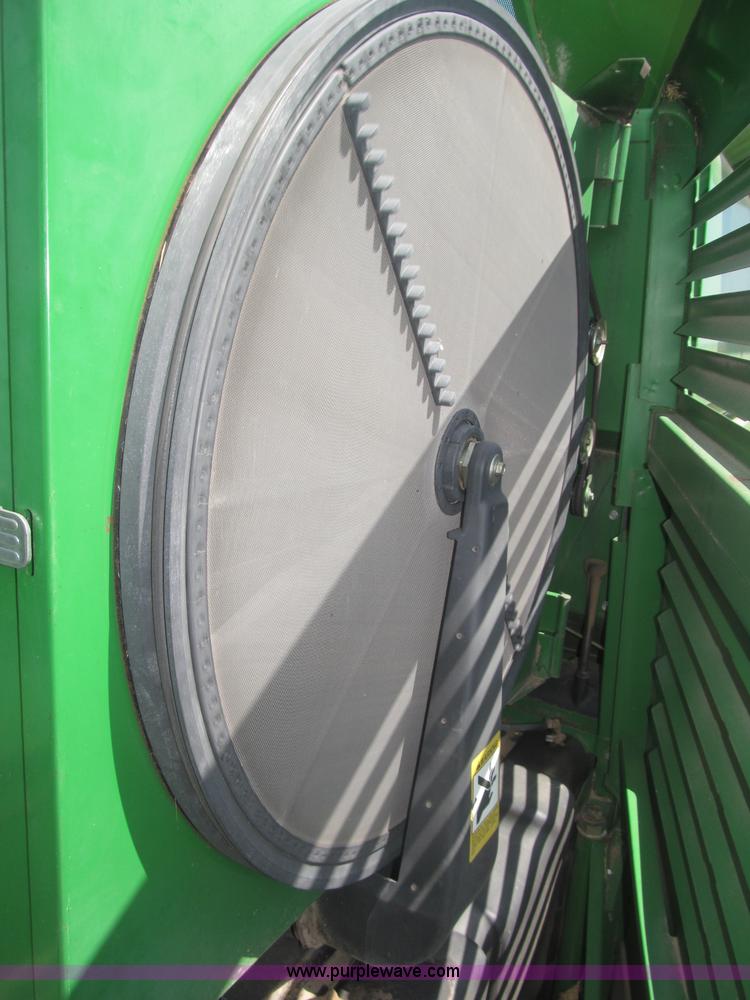 image for item F7065 1989 John Deere 9600 combine