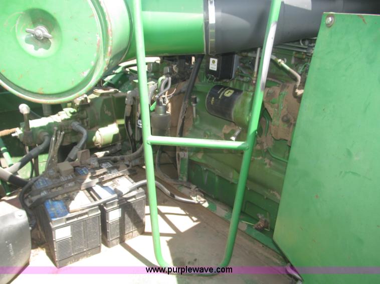 image for item F7065 1989 John Deere 9600 combine