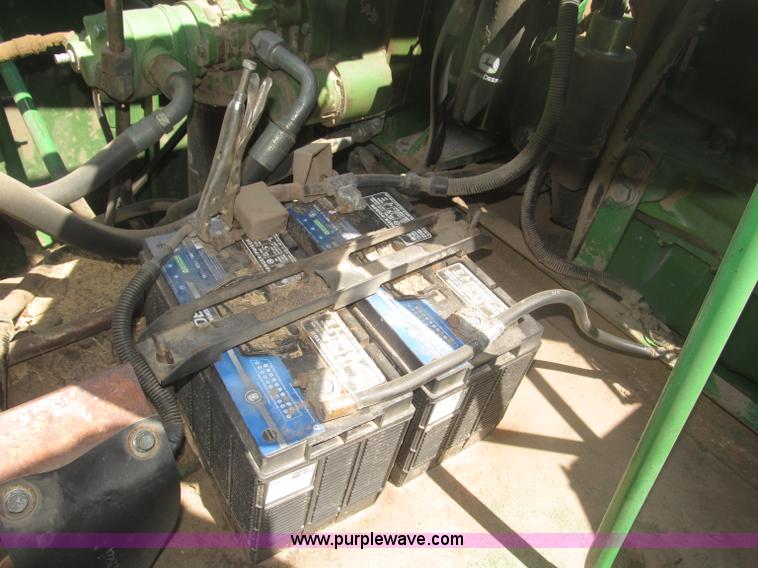 image for item F7065 1989 John Deere 9600 combine