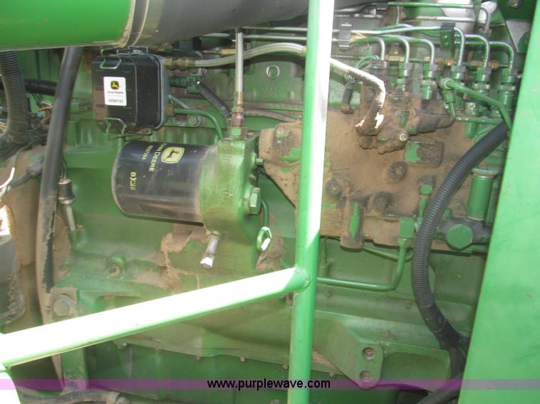image for item F7065 1989 John Deere 9600 combine