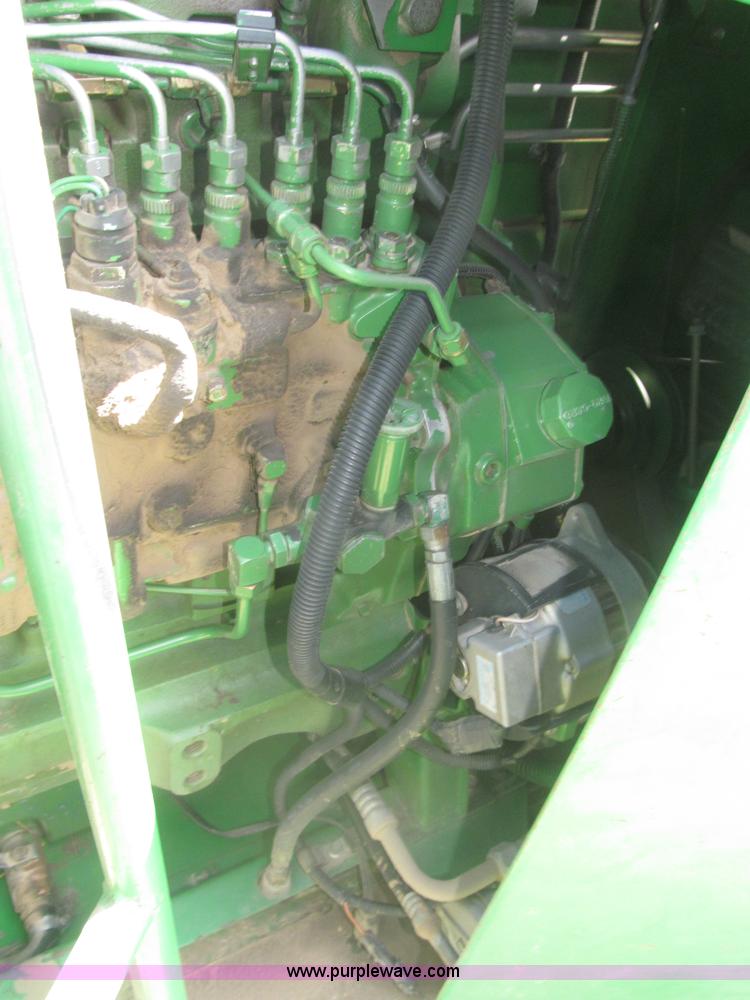 image for item F7065 1989 John Deere 9600 combine