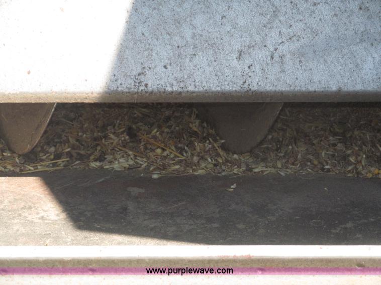 image for item F7065 1989 John Deere 9600 combine