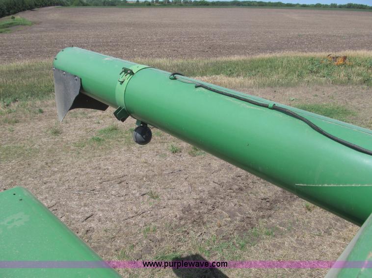image for item F7065 1989 John Deere 9600 combine