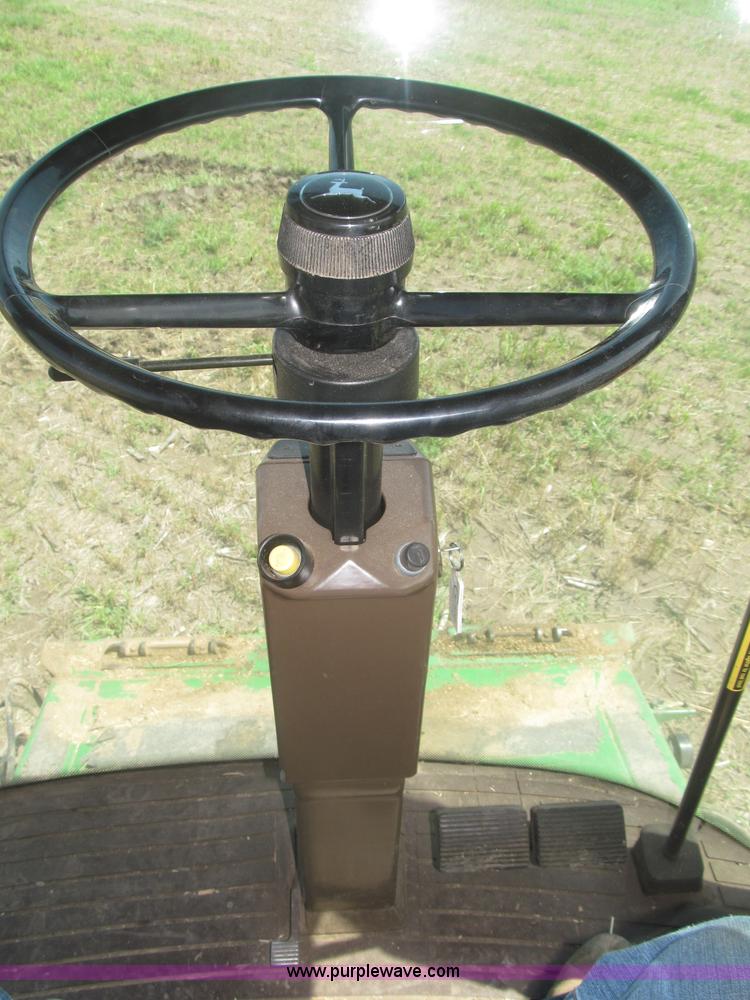 image for item F7065 1989 John Deere 9600 combine