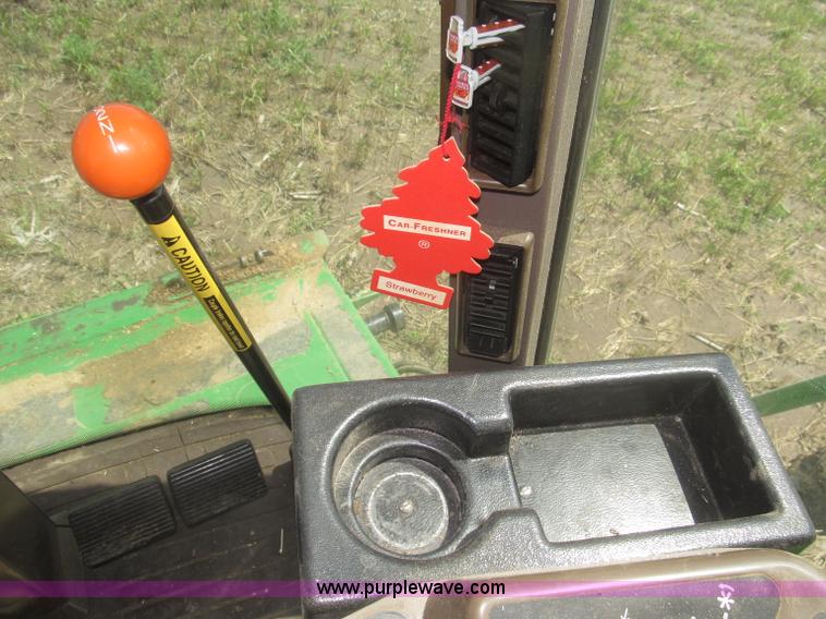 image for item F7065 1989 John Deere 9600 combine