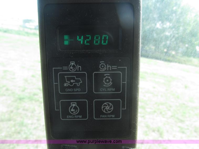 image for item F7065 1989 John Deere 9600 combine