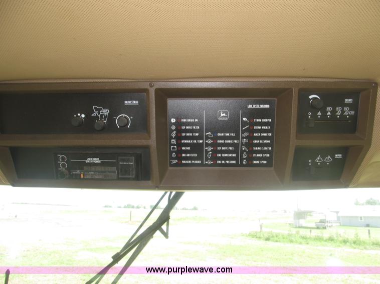 image for item F7065 1989 John Deere 9600 combine