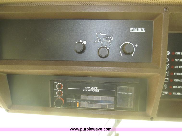 image for item F7065 1989 John Deere 9600 combine