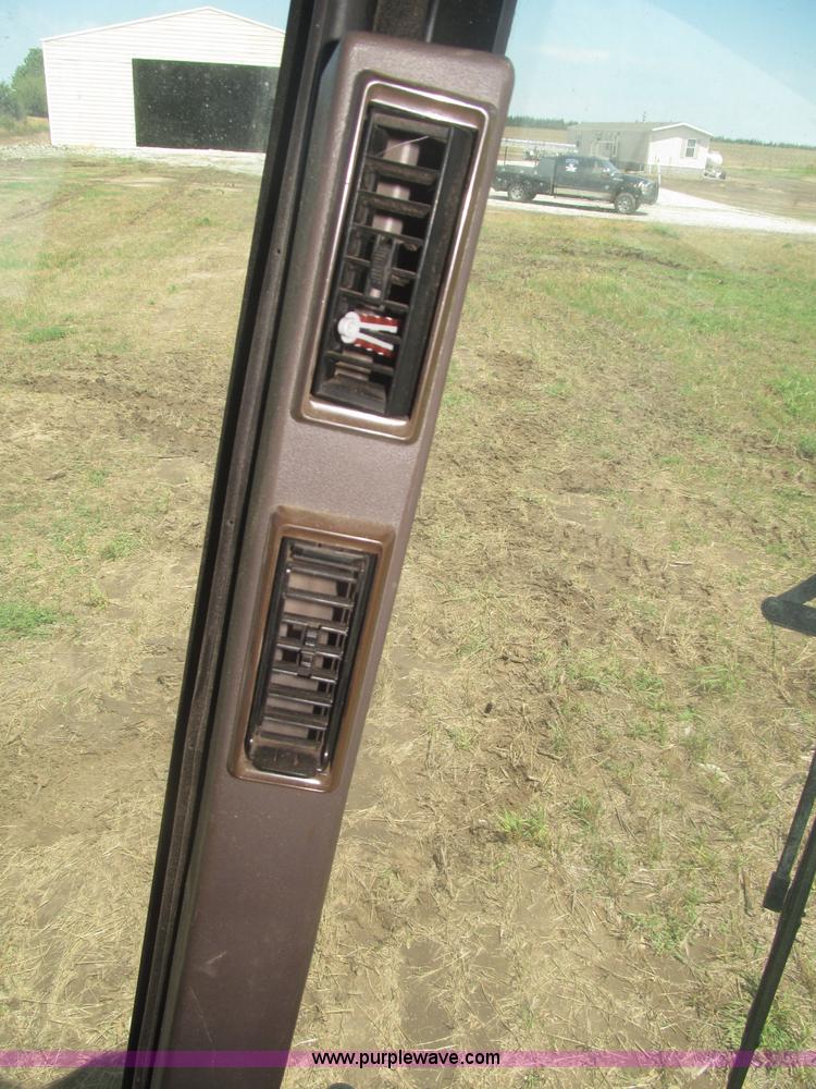 image for item F7065 1989 John Deere 9600 combine