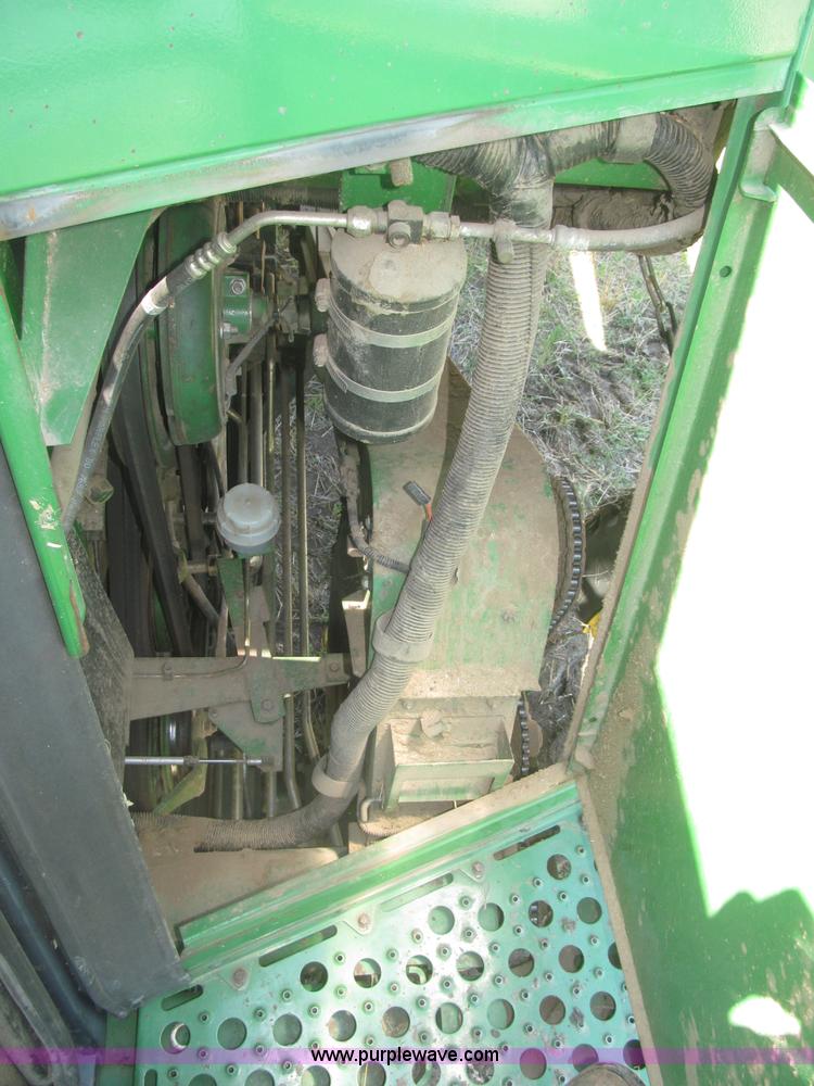 image for item F7065 1989 John Deere 9600 combine