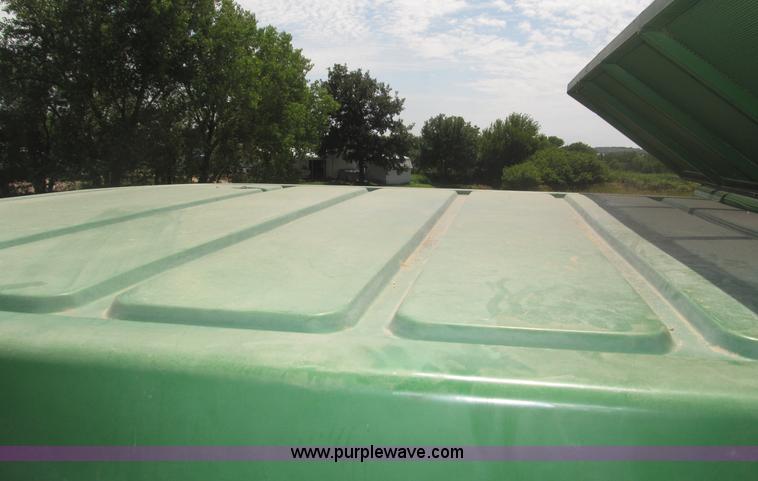 image for item F7065 1989 John Deere 9600 combine