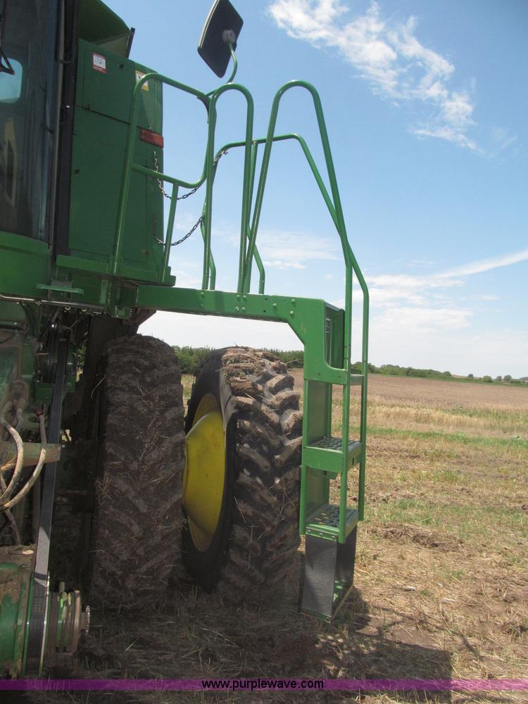 image for item F7065 1989 John Deere 9600 combine