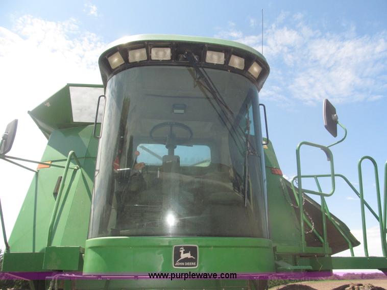 image for item F7065 1989 John Deere 9600 combine