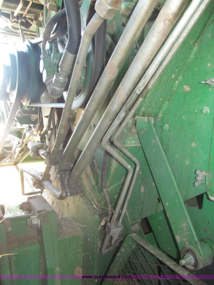 image for item F7065 1989 John Deere 9600 combine