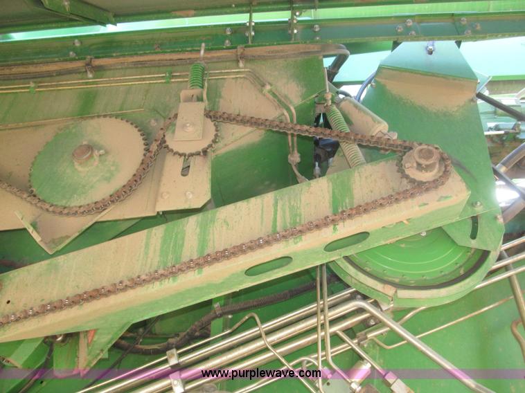 image for item F7065 1989 John Deere 9600 combine