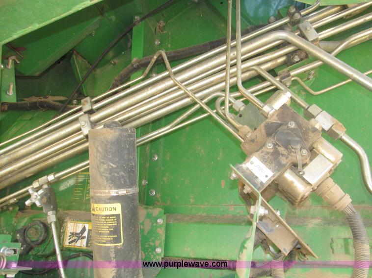 image for item F7065 1989 John Deere 9600 combine