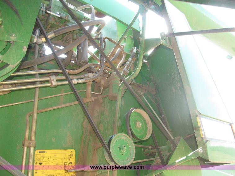 image for item F7065 1989 John Deere 9600 combine