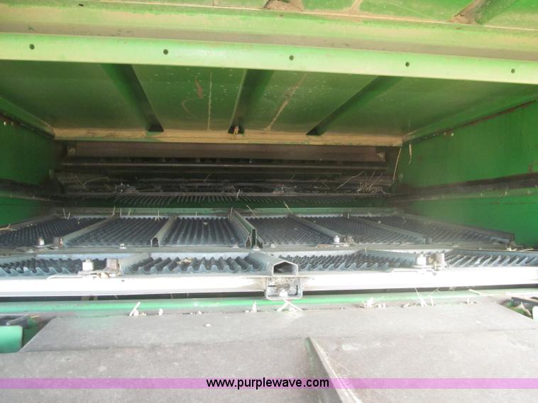 image for item F7065 1989 John Deere 9600 combine