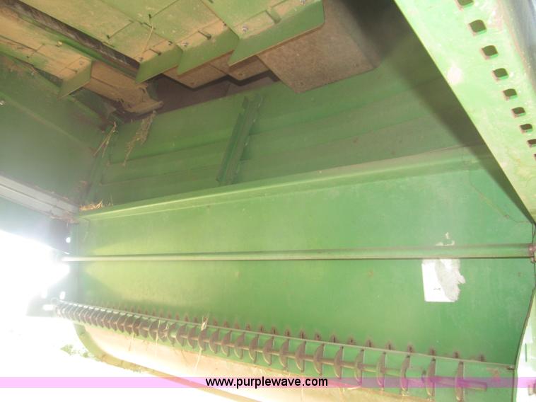 image for item F7065 1989 John Deere 9600 combine