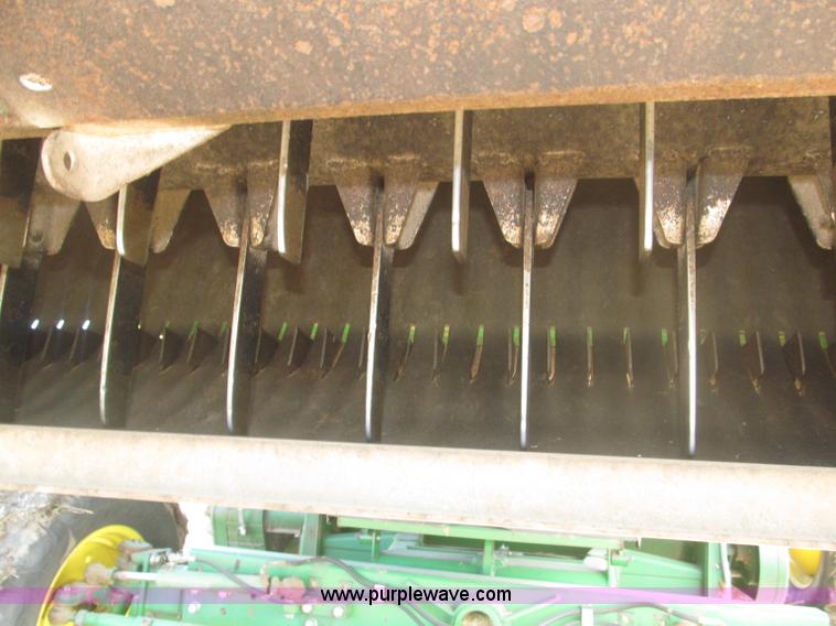 image for item F7065 1989 John Deere 9600 combine
