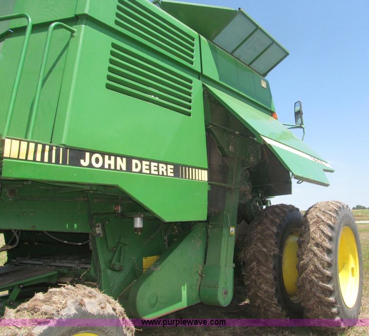 image for item F7065 1989 John Deere 9600 combine
